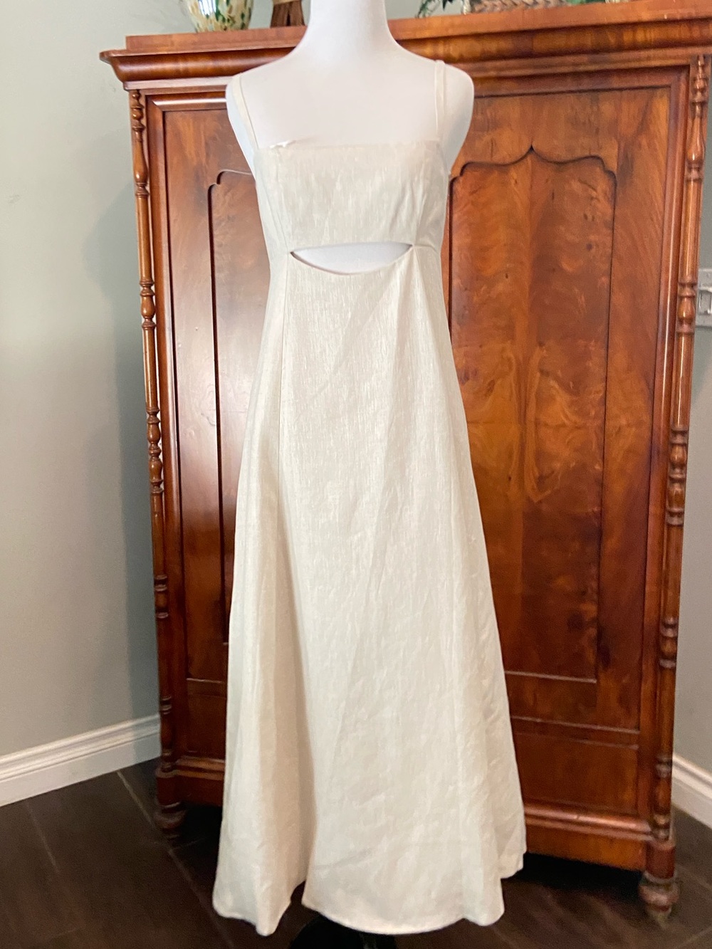 100% Linen Women’s Ivory Cutout Midi Dress